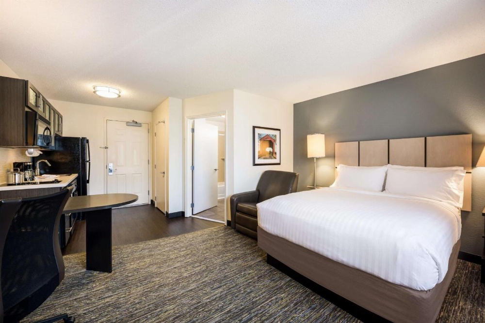 Sonesta Simply Suites Chicago Libertyville