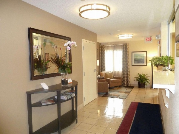 Sonesta Simply Suites Chicago Libertyville Main image